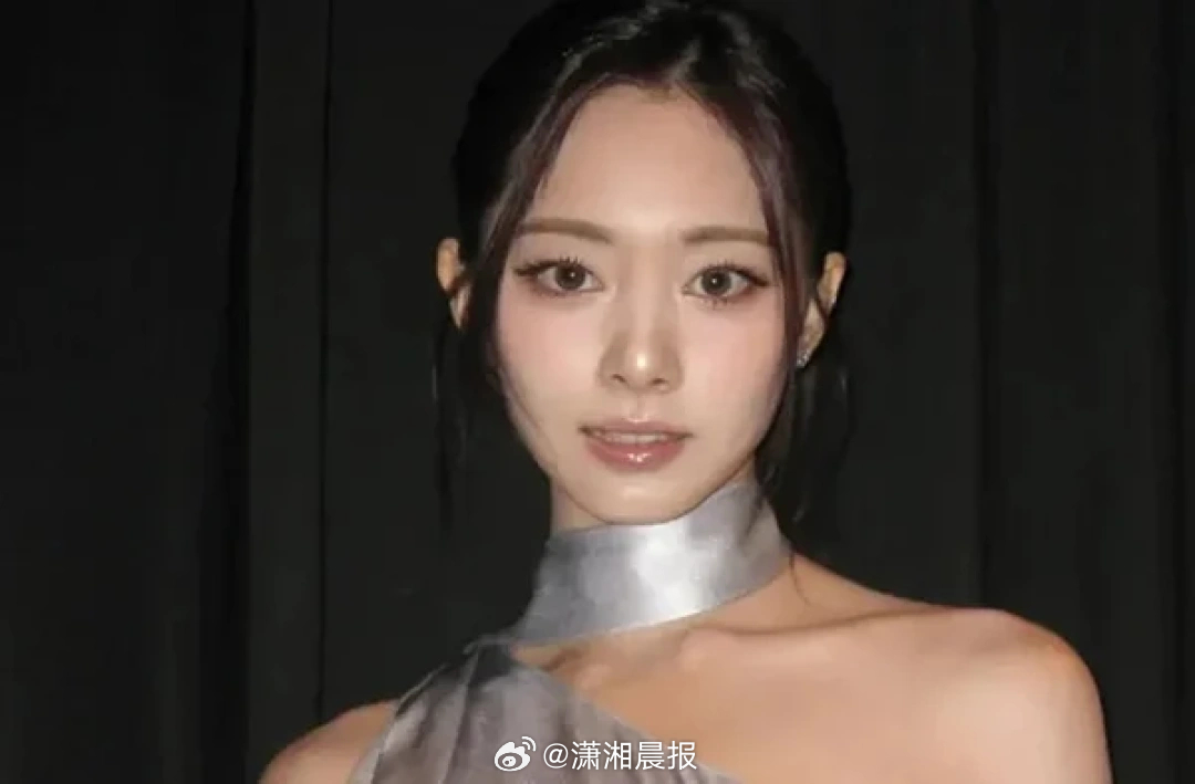 【#周子瑜获评韩国最美女星##日本网站评韩国最美女星#】日本知名网站“Ranki