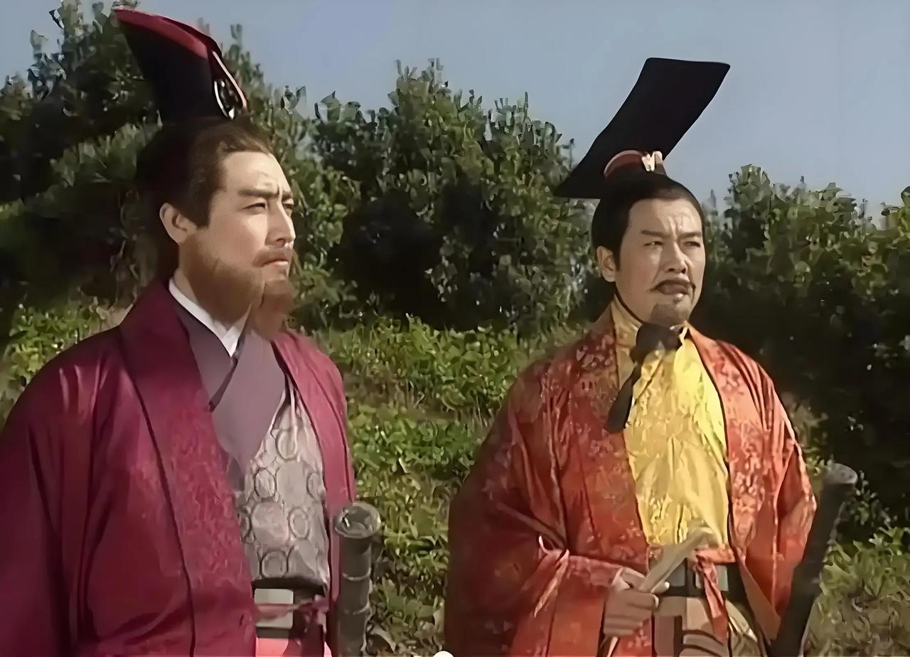 从孙刘联盟看，刘备率先称王，本来平等的孙刘关系，现在刘备反而高了孙权一头，对于本