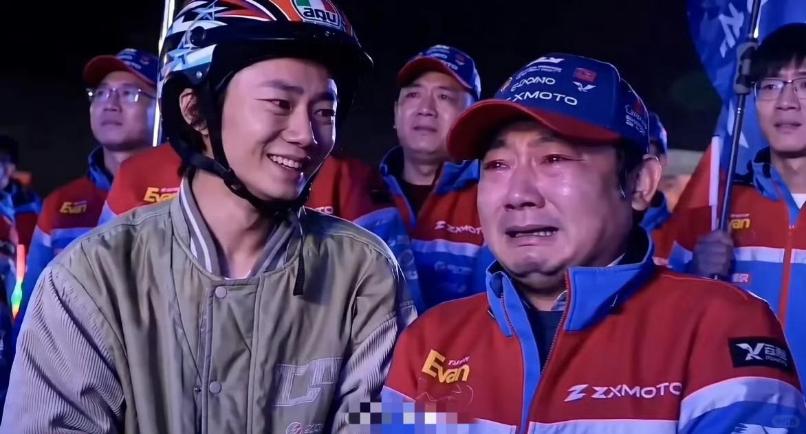 19岁的张雪一定会为39岁成功的张雪而感到骄傲！
但39岁成功的他也一定会为19