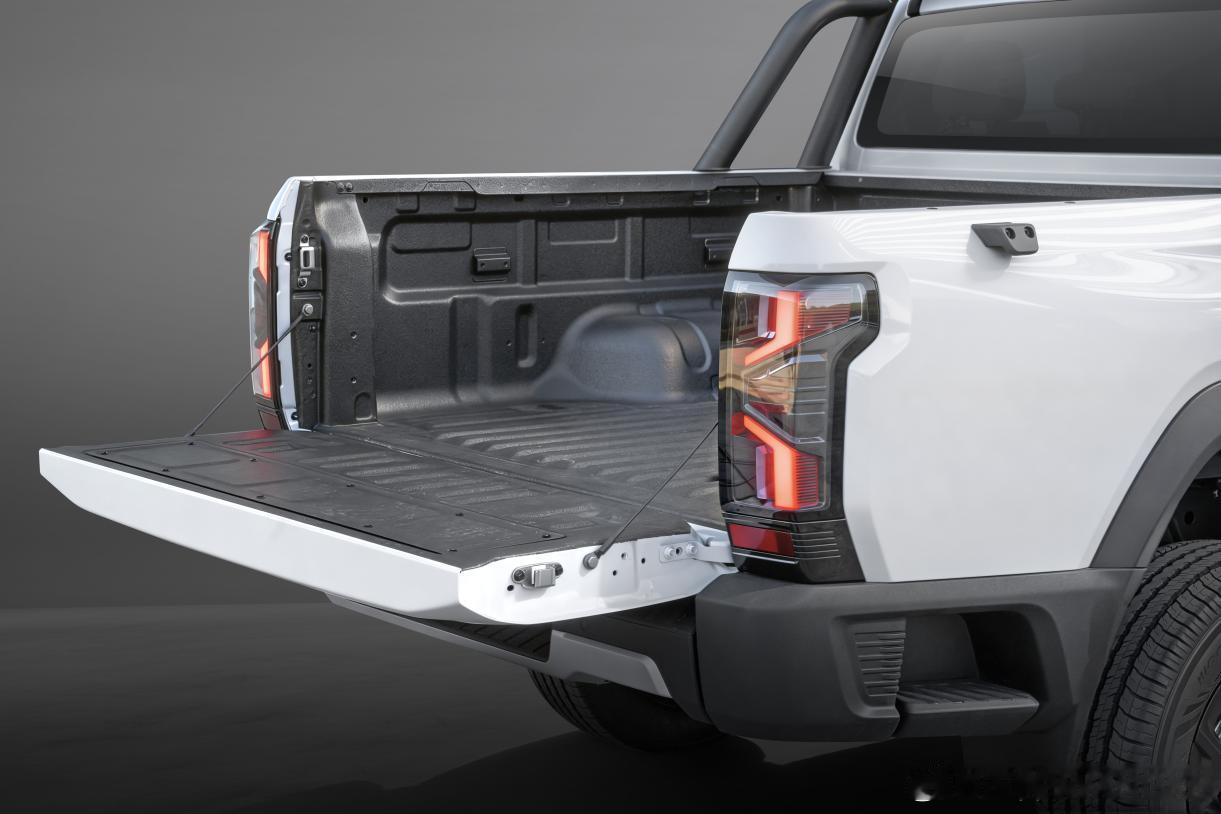 威麟R08 EV这次切入纯电皮卡赛道，让人看到了一些