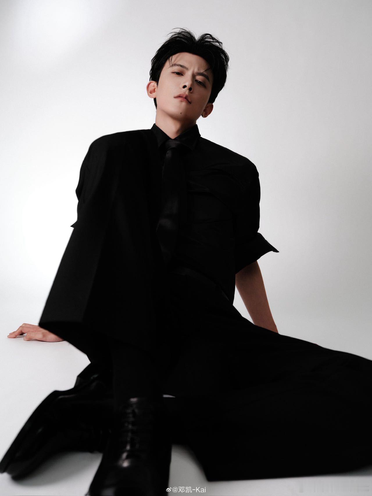 孔雪儿邓凯跳舞好甜凯太好笑了…第一次上hi6大大方方地  很帅也很搞笑 