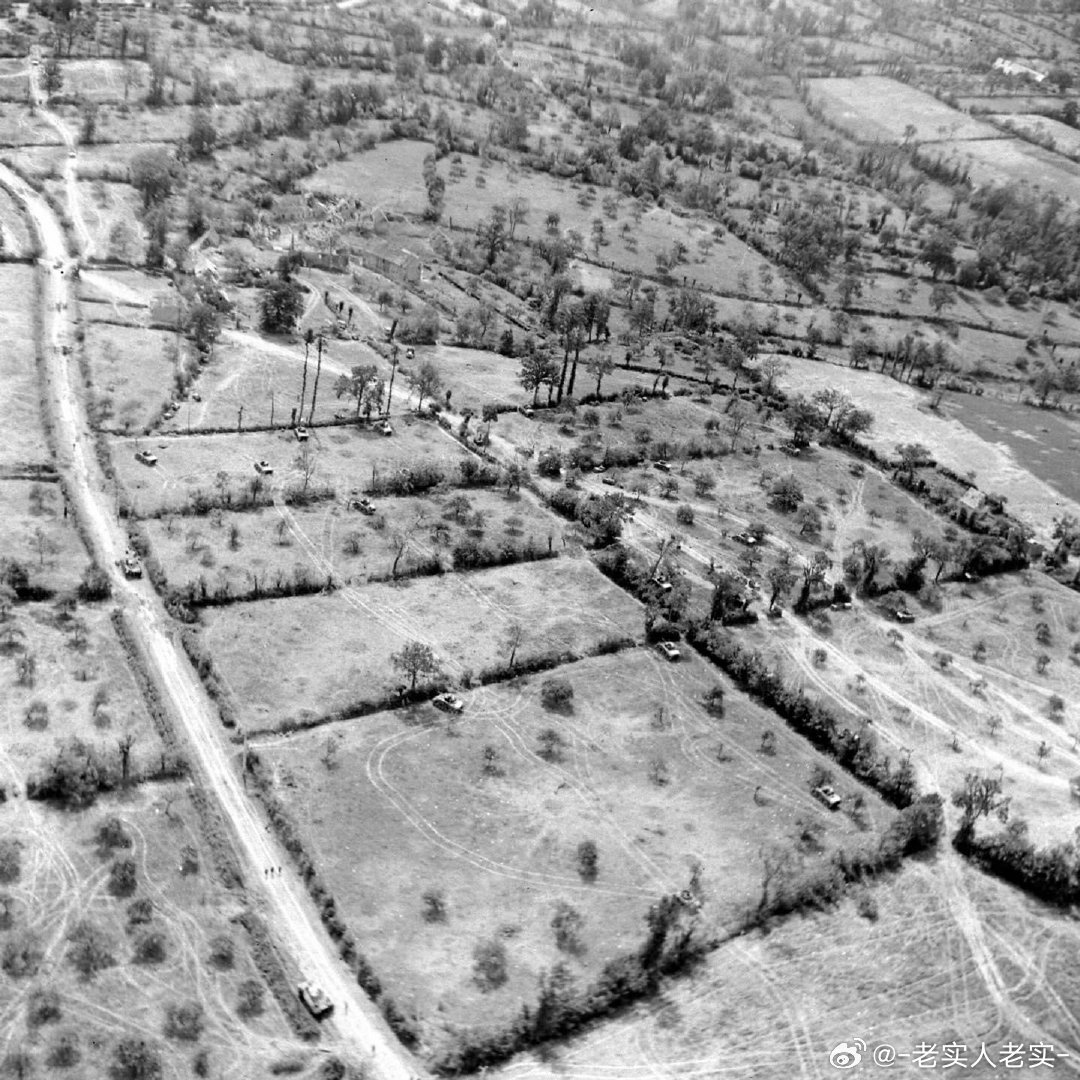 激战圣洛：1944年7月。这组照片多数都是美军炮兵观测机拍摄的，可见诺曼底地区典