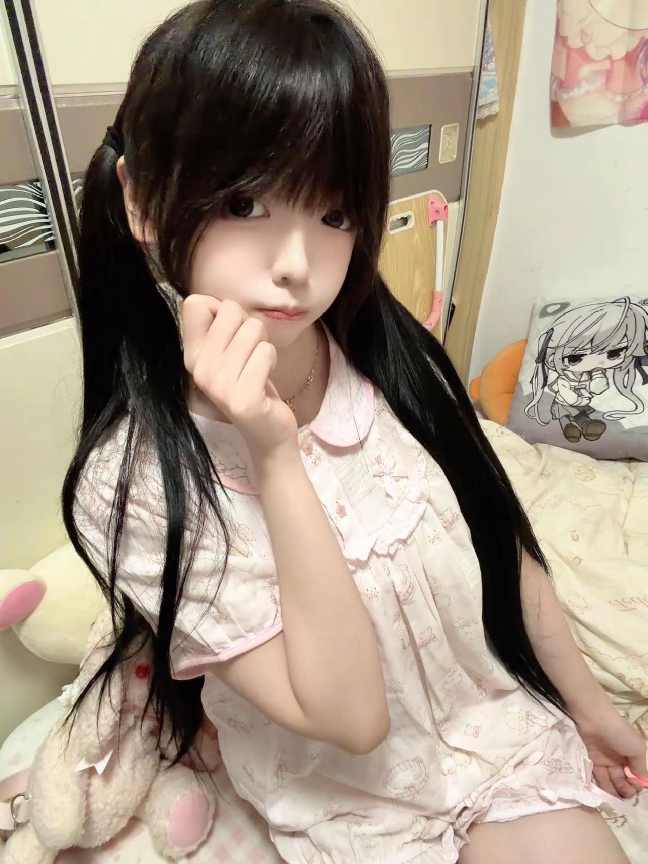 萌泥萌一大跳ᡣ ꔷ･<っ♡萌妹 睡衣 穿搭