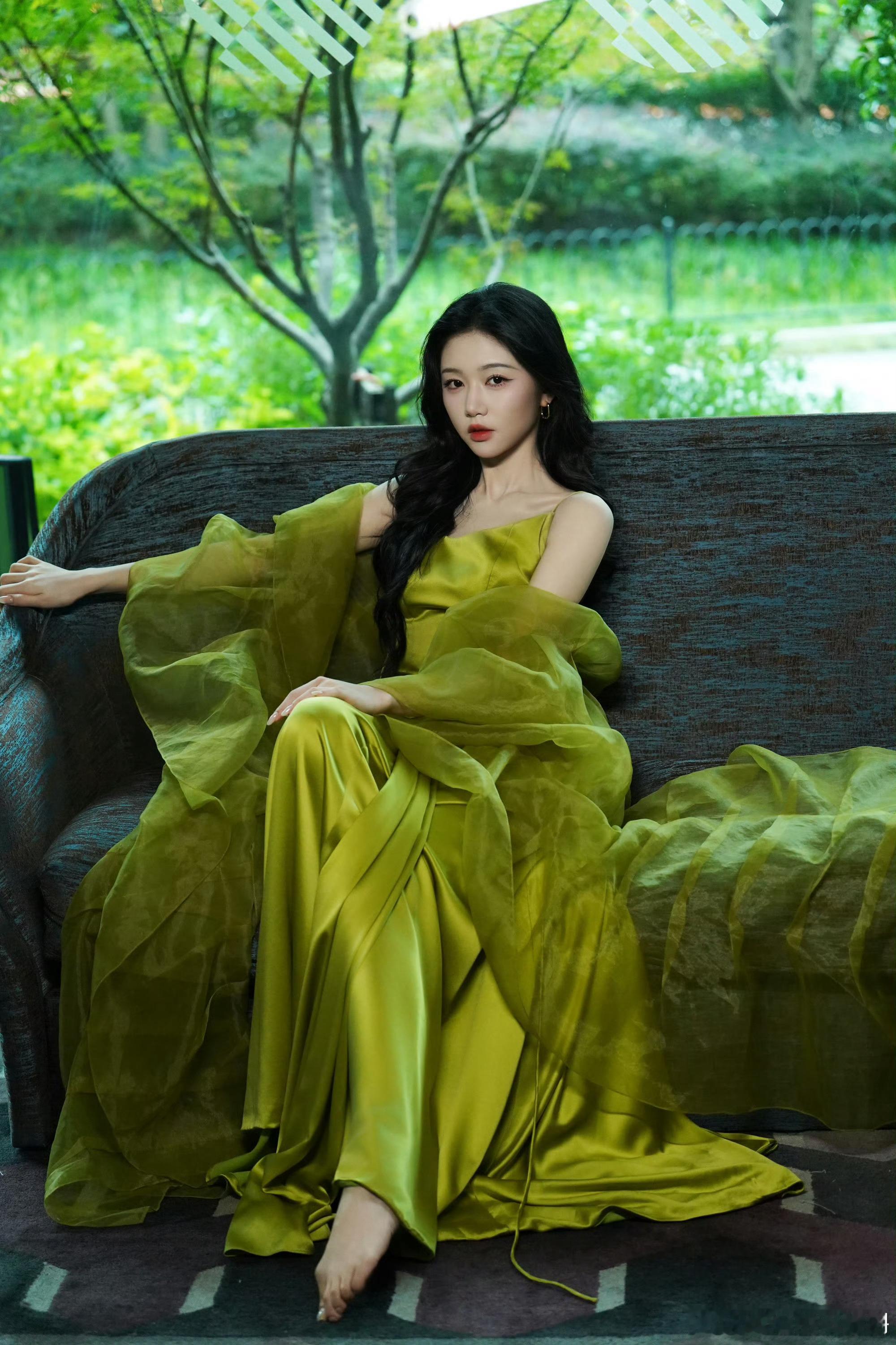 对短剧圈美貌的开发不足1%谁之前还说短剧演员颜值不出圈的？这波线下同框直接打脸，