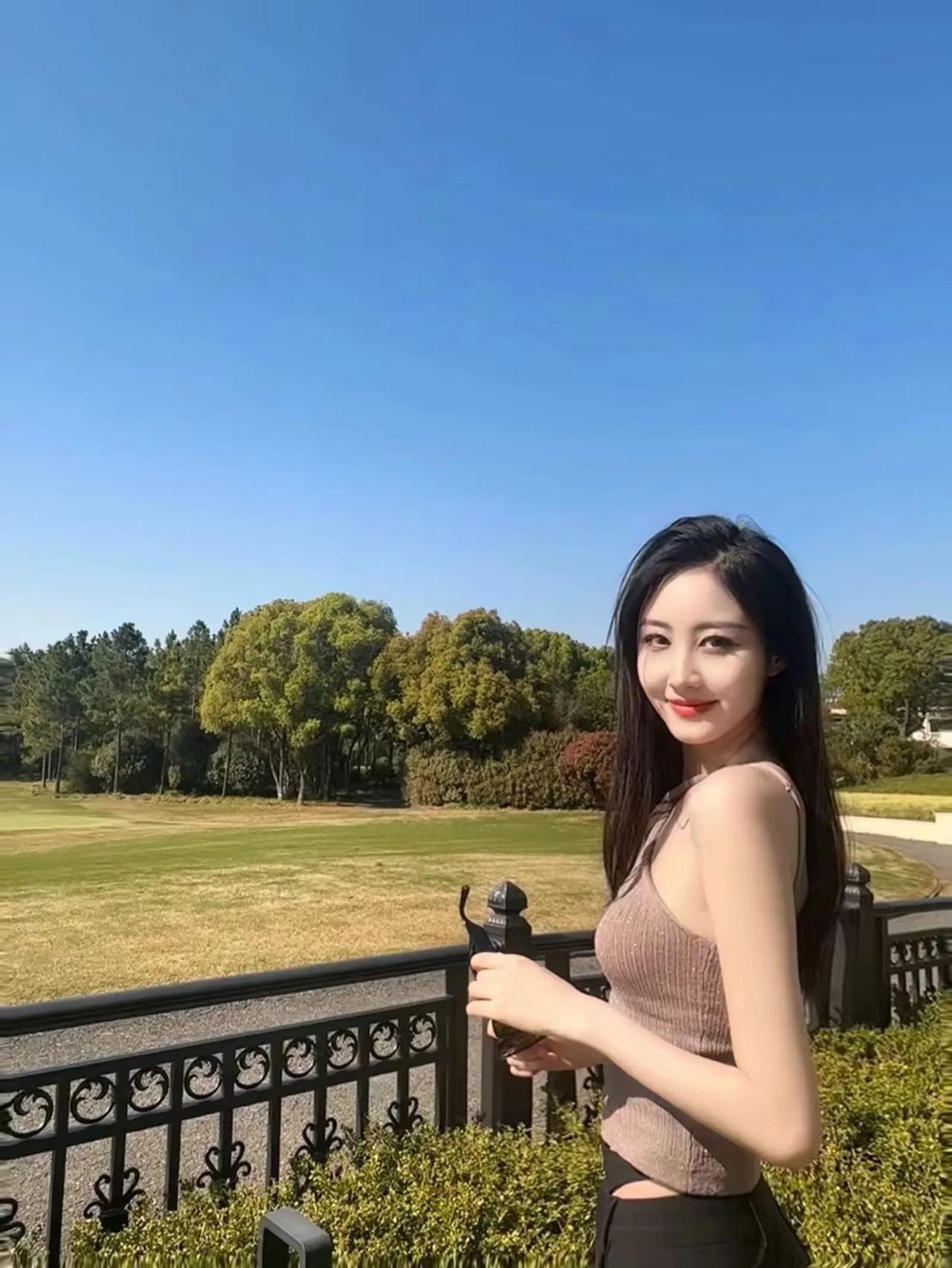烟火气里有人间最绵长的滋味！ 勾勒出了最质朴的温情。 也让这无情的世界有了几分深