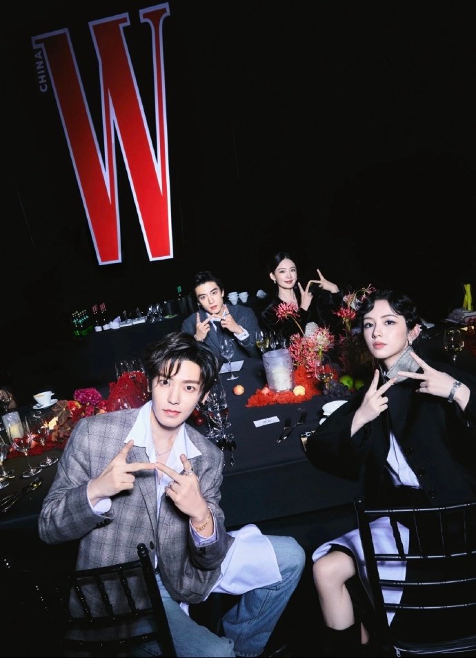 W盛典换乘cp 兜兜转转，换乘搭档的风还是刮进了W盛典内场✨李沁、周也、侯明昊、