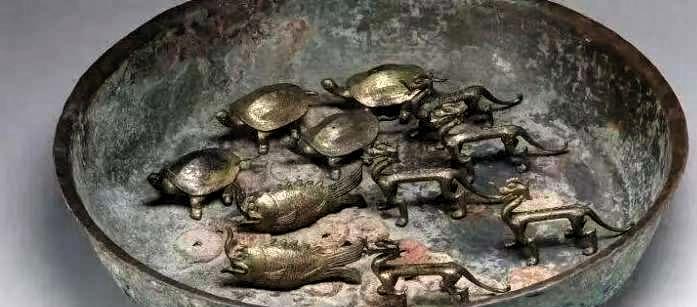 这回西安的考古发现，可真把人看傻眼了！一座沉睡了上千年的唐代大墓，竟然在狭小的腰