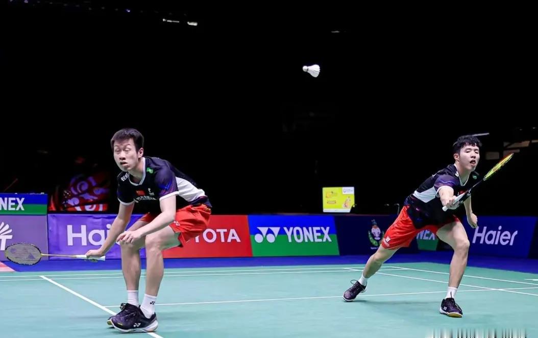 “任何”战胜“飞毛腿”，闯进决赛

2月3日，泰国羽毛球大师赛男双半决赛，任翔宇