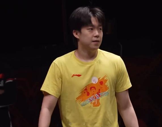 大头赛前训练 王楚钦WTT香港总决赛2025