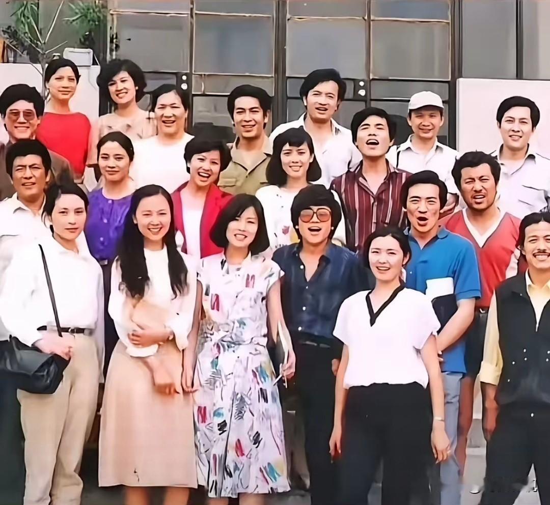 只能喊出宋春丽，宋晓英，趙静，刘信义，唐国强，寇振海，姜丽丽七人，其他的都叫不出