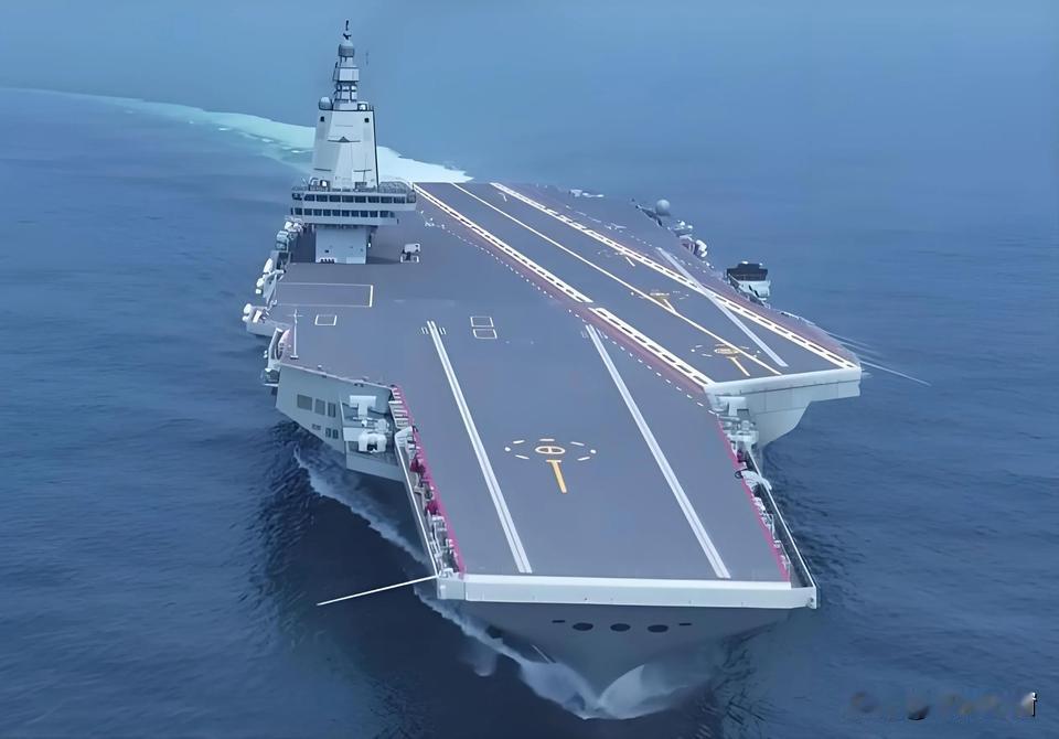 震撼消息，中国第三艘航母福建舰即将服役！

6月26日国防部例行记者会上，当被问