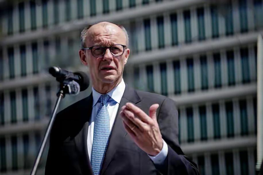 伊朗正遭遇1979年以来最猛的政治危机，经济崩盘引发全国大骚乱，数十万民众上街抗