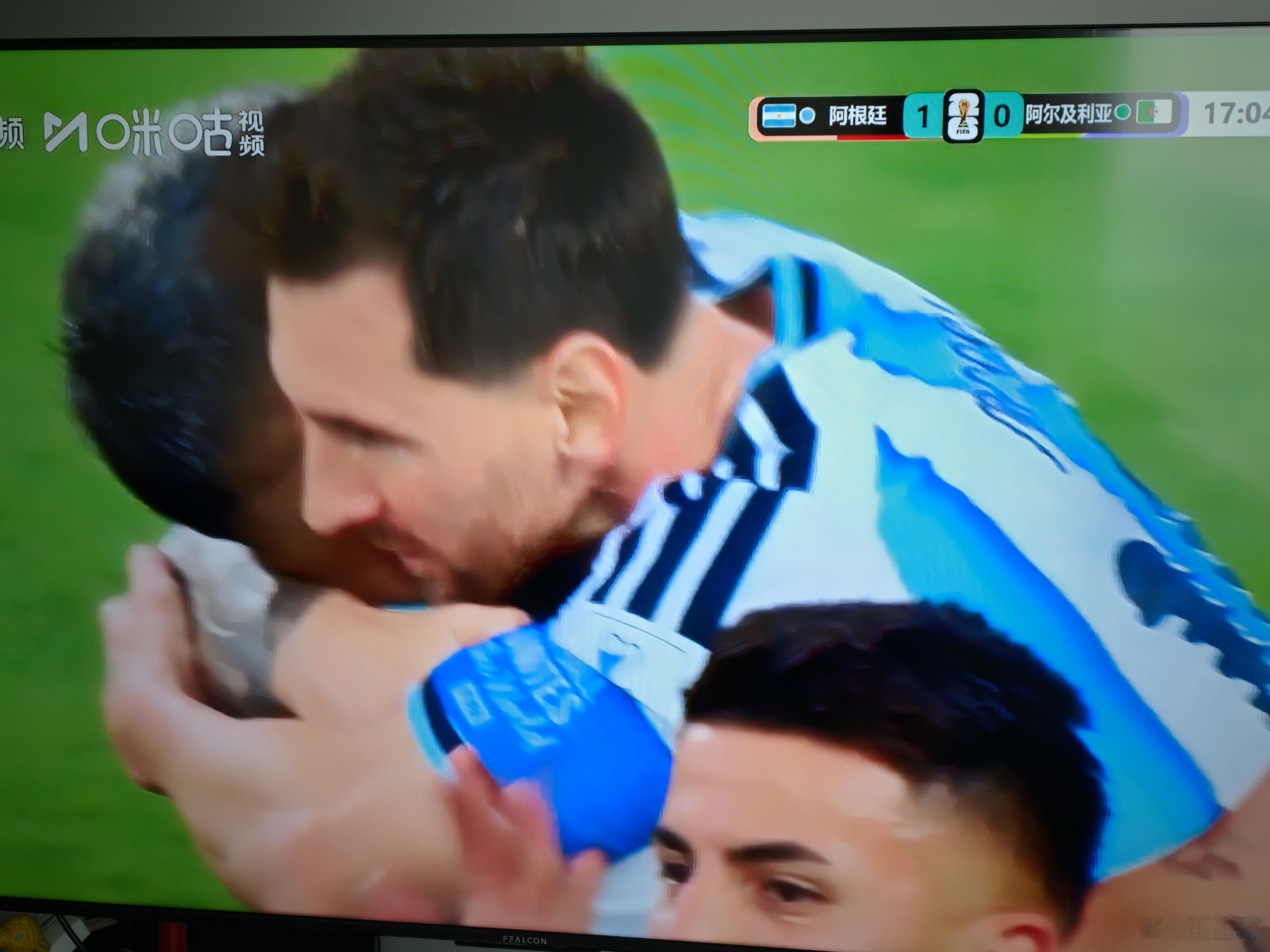 大声告诉我 GOTA 的名字！！！ Messi！ 