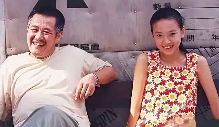 2000年，一个女孩刚满二十岁。
她演了一部电影，叫《幸福时光》。
张艺谋导演看