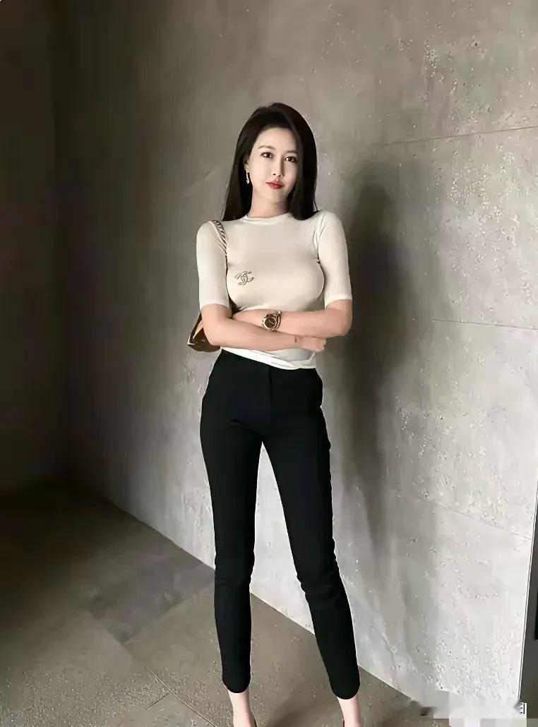 她是1988年出生的，属龙，至今未婚，还能嫁得出去吗？