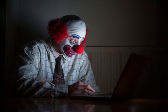 TJD在上场的12分钟里0分5失误，另一个5失误的人是库明加，追梦格林则有3个失