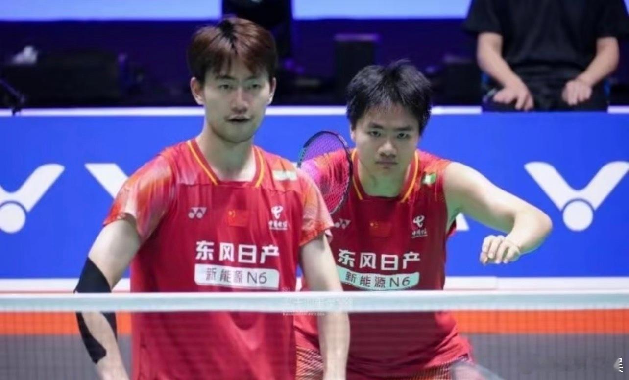 梁王组合2比1丹麦组合第二局8-21被打懵了，决胜局19平的时候我差点以为又要重