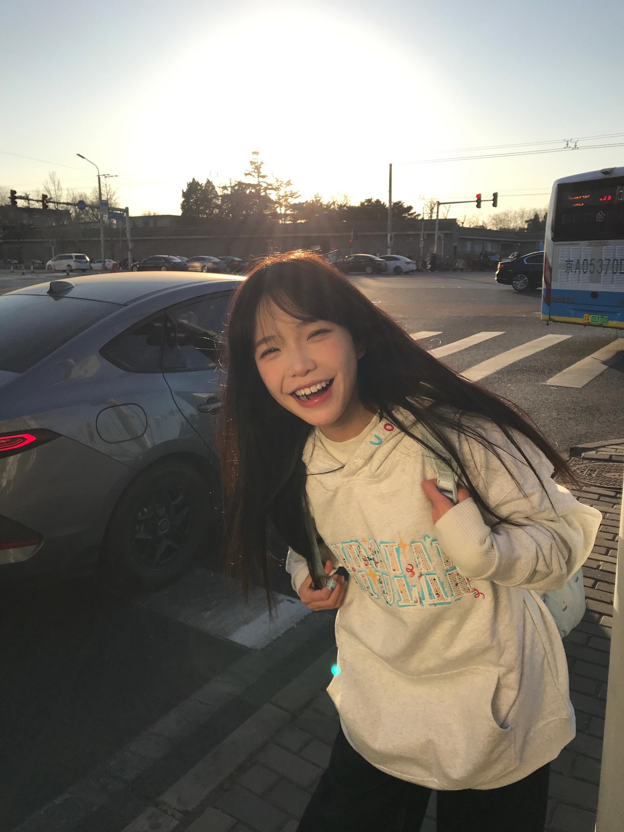 饭可以好好吃吗 脸圆圆的也很可爱ฅ˙Ⱉ˙