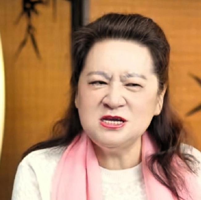 贾瑞错看王熙凤，根源在于贾琏品行不端，让贾瑞主观认定凤姐也轻浮随便，生出非分之想
