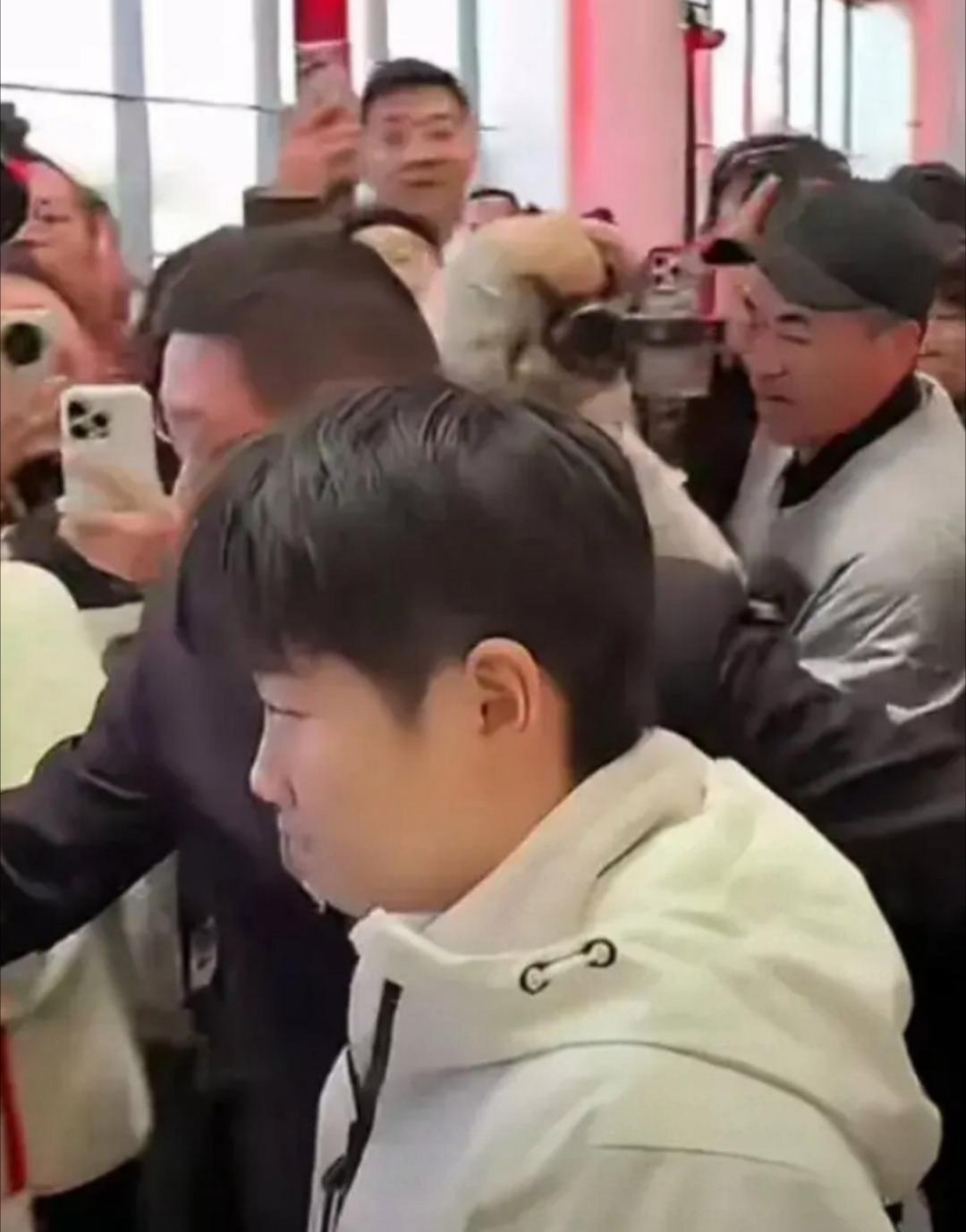 小豆包竟然被众多人盯上，仿佛一块人人都想抢走的珍宝，这情况可太危险了，不保护好绝
