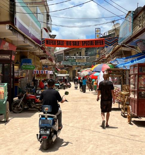 缅甸这下又被牢牢套住了。
 
因为欧盟官方直接一口气把针对缅甸的全套限制措施再续