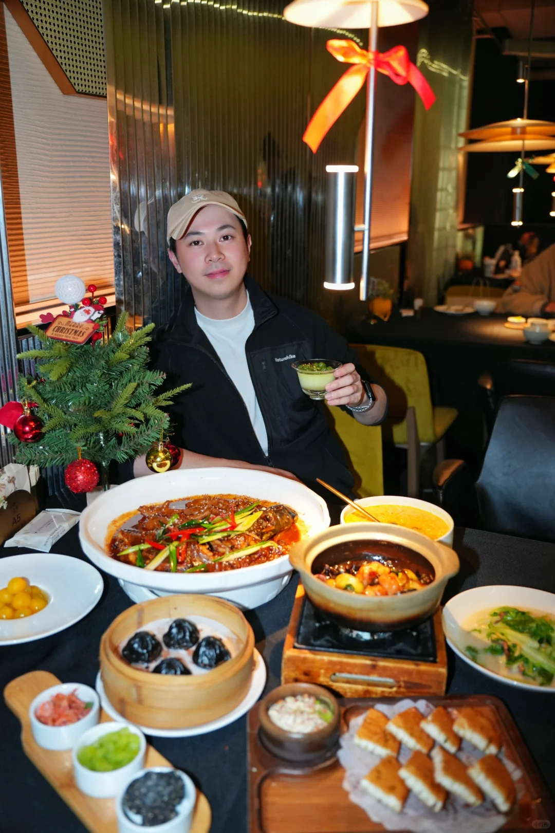 就在西湖边！！提前带家人来过圣诞啦！