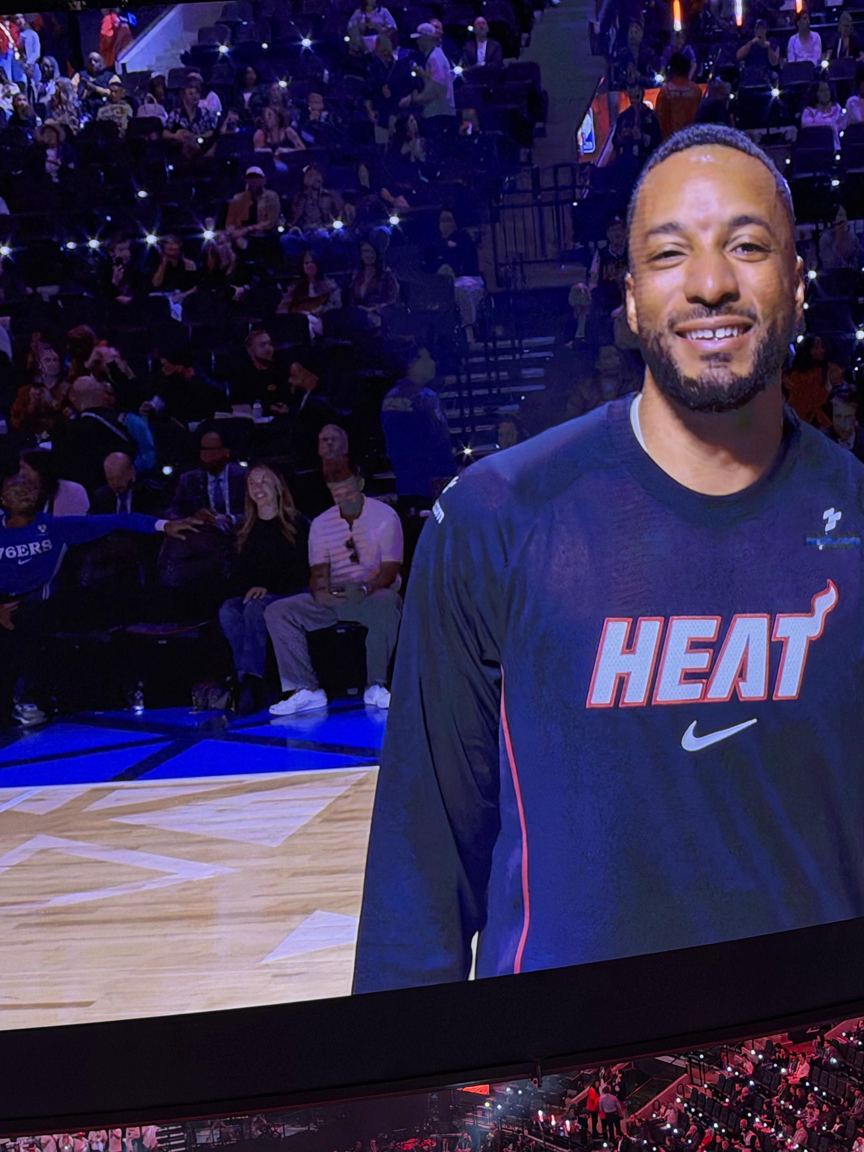 东道主般的欢呼！！！ 