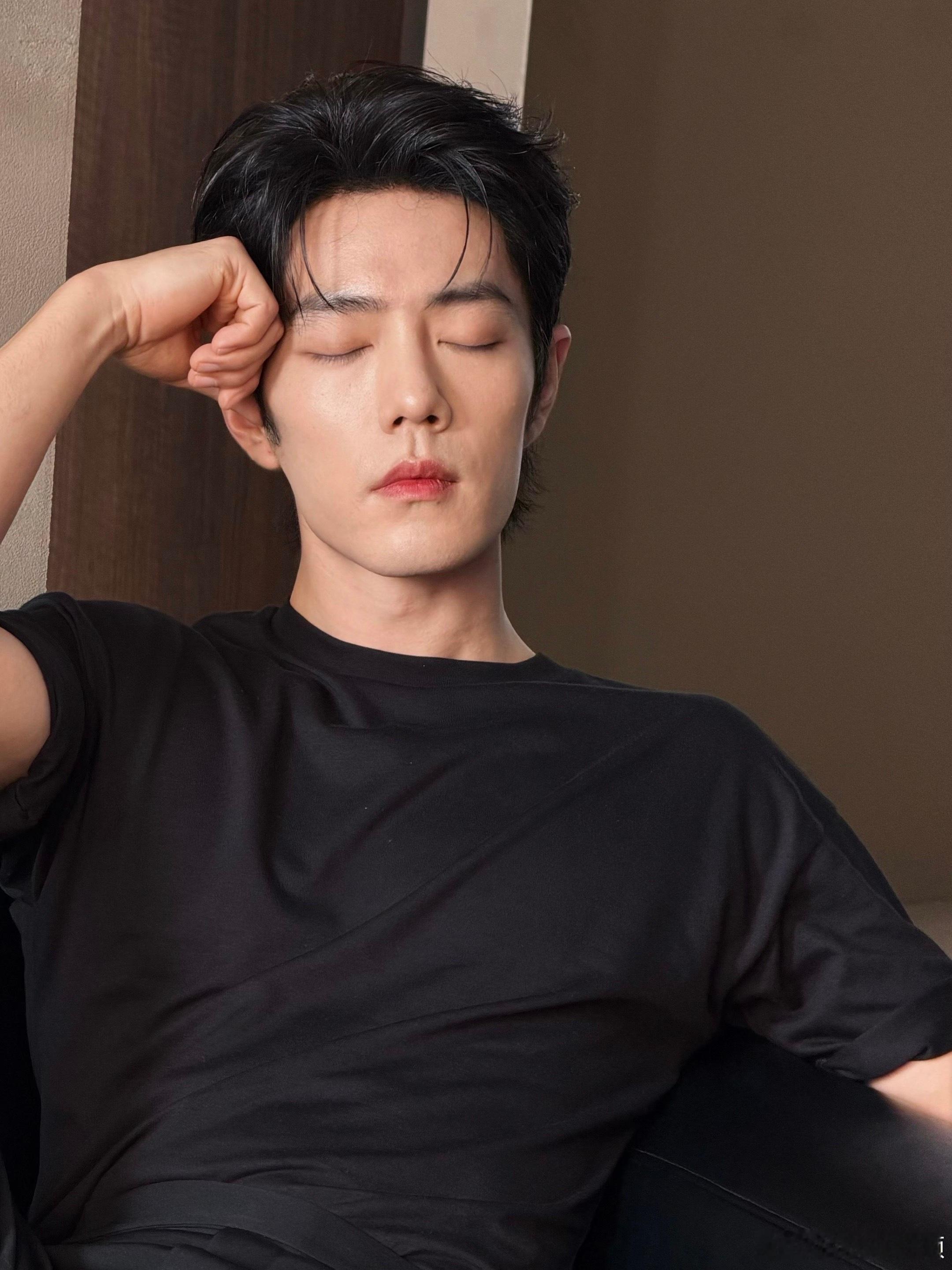 肖战给肖战的七夕星河情书肖战 我只想和你一起看花开 听雨落  温柔的情话只想说给