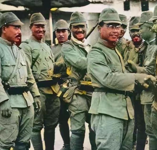 日本猖狂底气，彻底曝光了！
日本之所以敢到处闹事、态度猖狂，说白了，就是因为他们