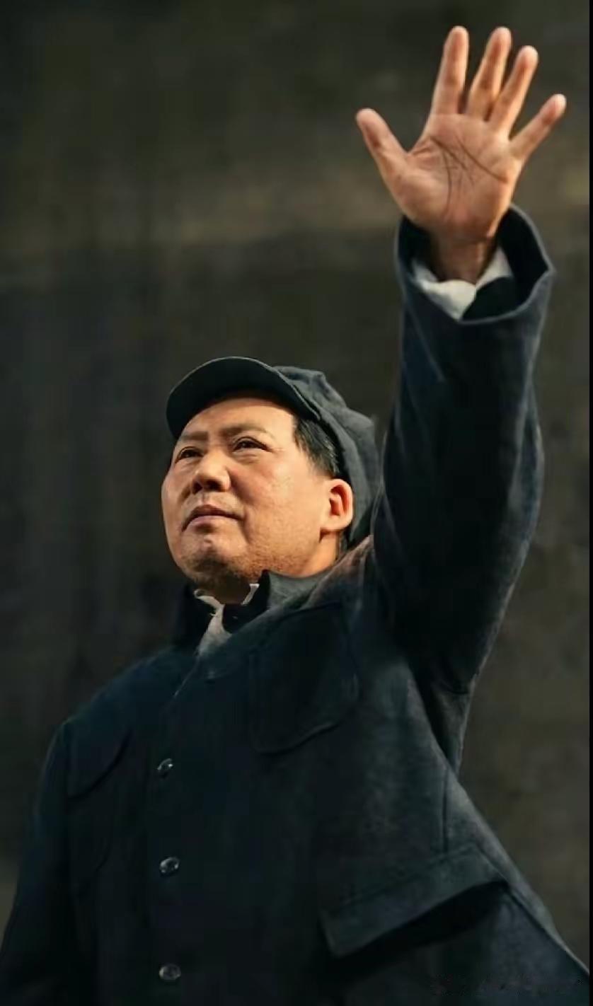 一身正气贯终生，伟人风骨永远照亮前行路
 
纵观漫漫历史长河，能始终凝聚人心、感