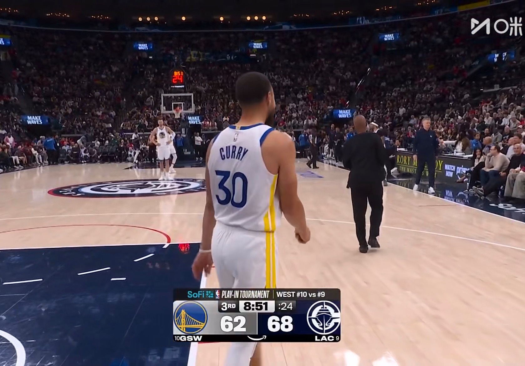 替补裁判肖恩登场，本泰勒受伤退场了。 