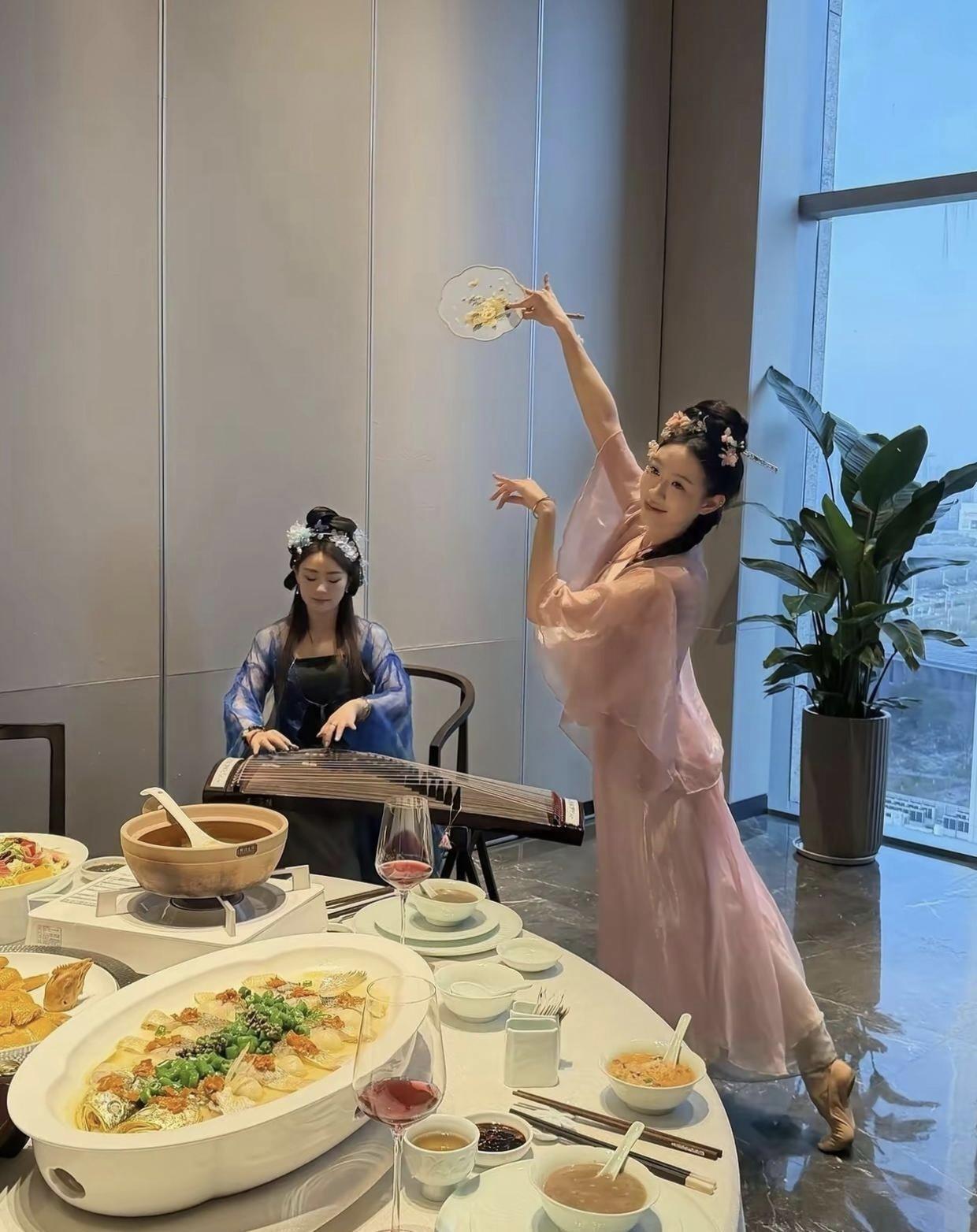 这还带节目的人均200