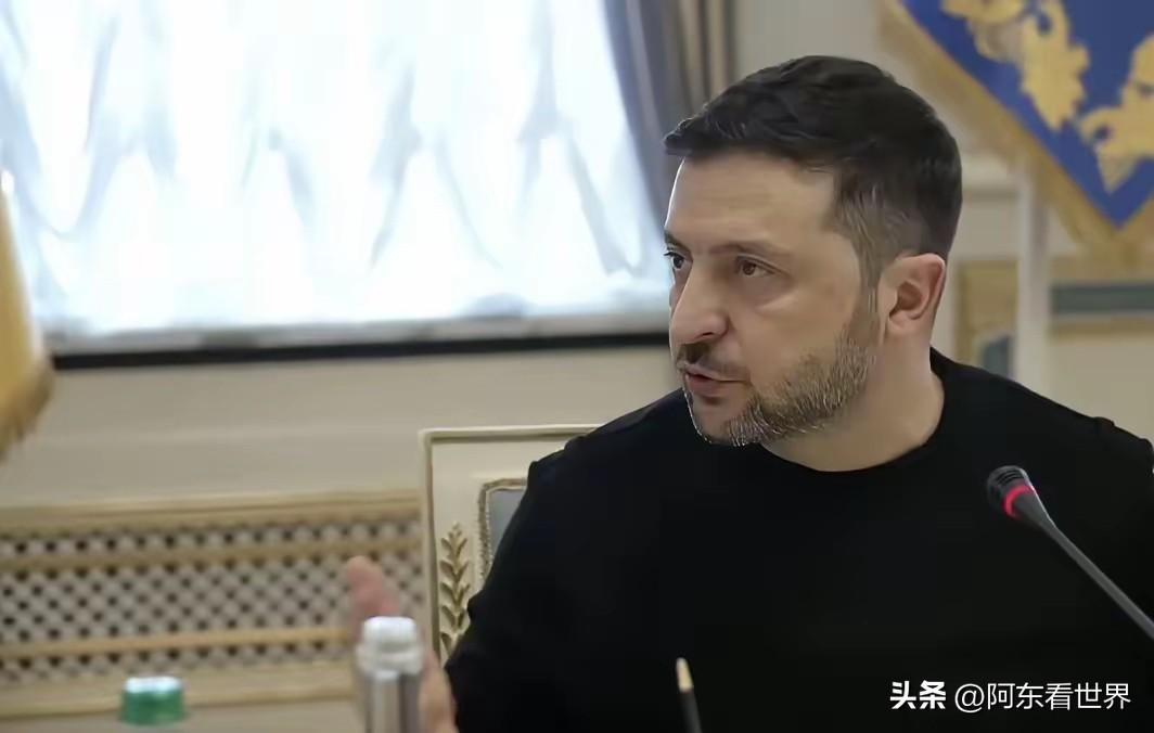 美以与伊朗干仗，乌克兰总统泽连斯基心里发苦，因为没人关注他了。最近一周，全球媒体