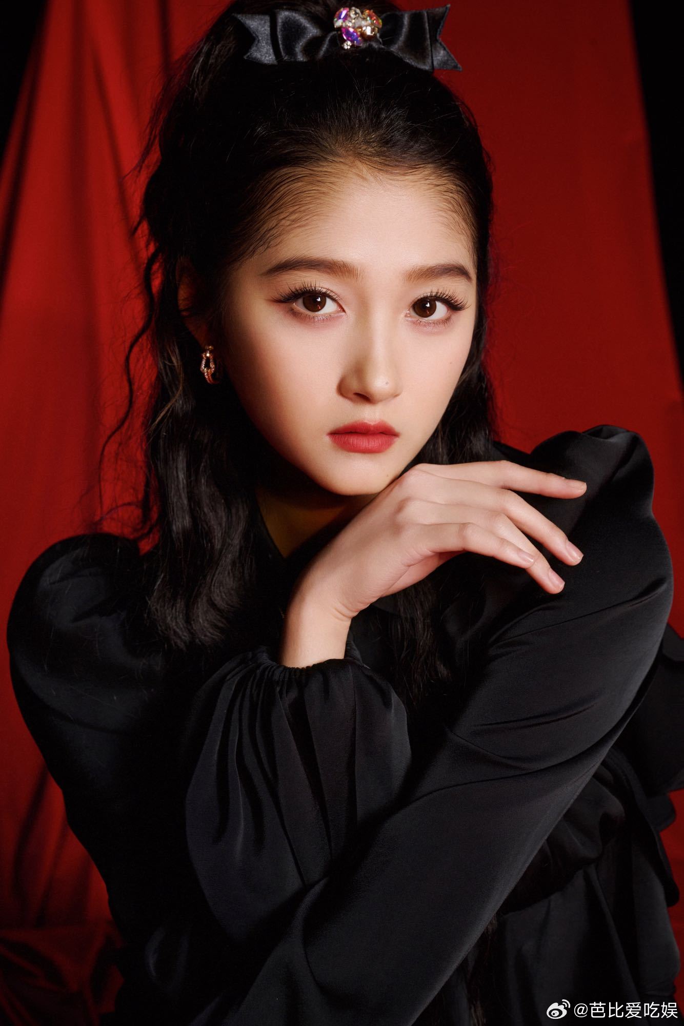 高马尾关晓彤 高马尾造型真的把关晓彤的颜值优势发挥到极致，漂亮脸蛋完全露出来，清