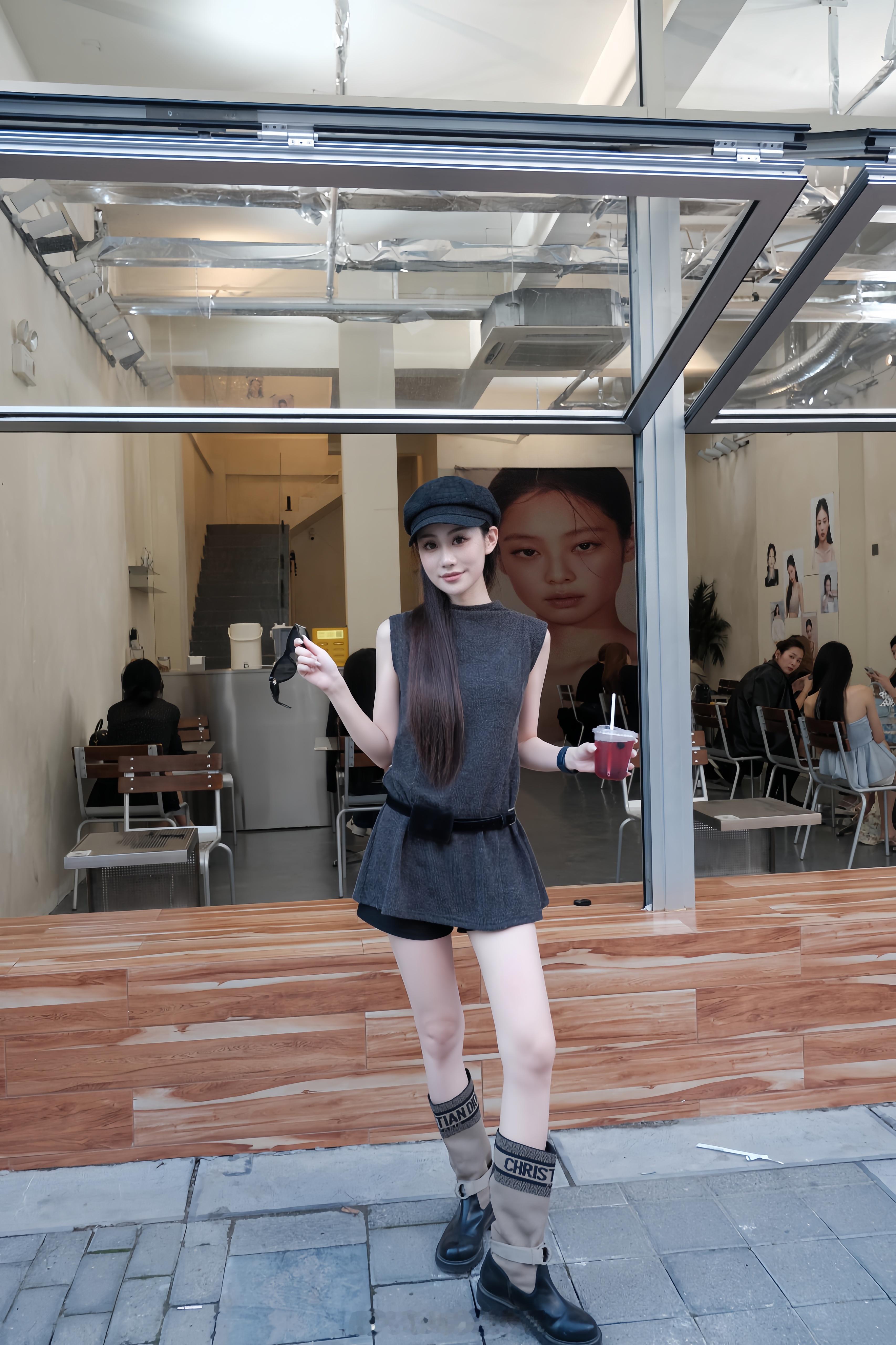 手机相机感觉是不一样哈 ​​​