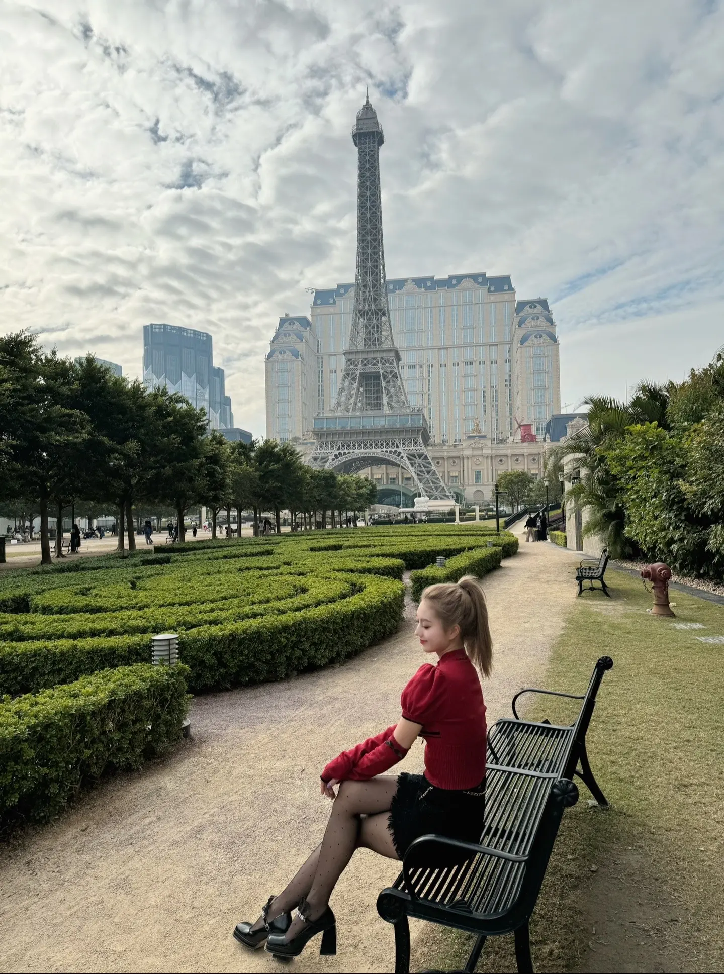 我实在没有精力去描述我的不开心 我挺想避风的 可我没有港