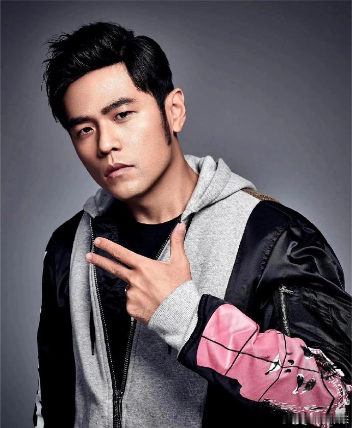 周杰伦说想尝试快闪演唱会周杰伦说最近状态很好 周杰伦近日受访时表示想做快闪演唱会