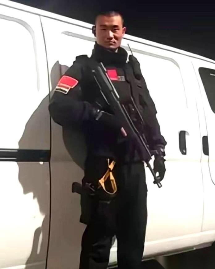 关于那个网传“去伊拉克当雇佣兵赚上百万”的陕西小伙白晓保，得先弄清一件事：他干的