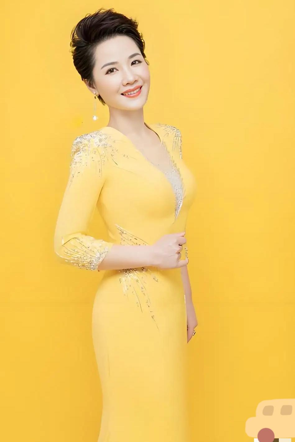 看完唐婵玉的履历，瞬间懂了左所长为何栽跟头，这哪是普通新人，分明是实力颜值双打的