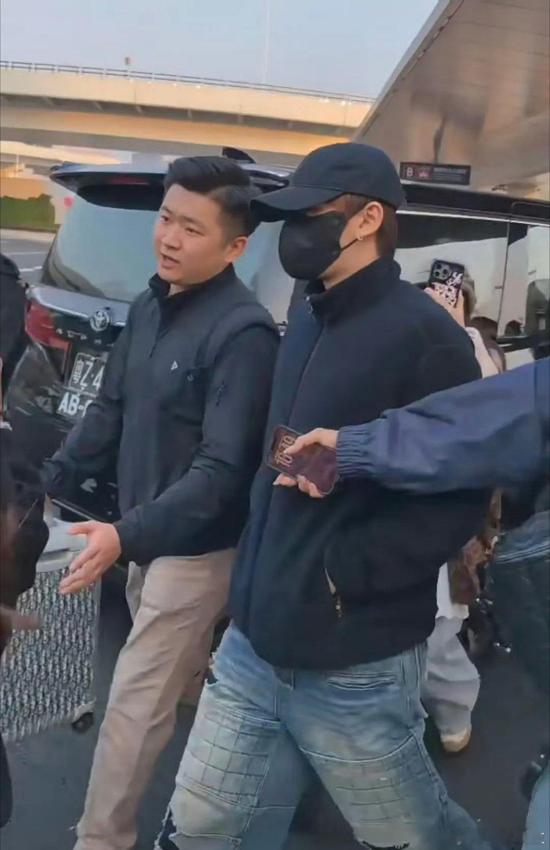 图中哪个是明星 