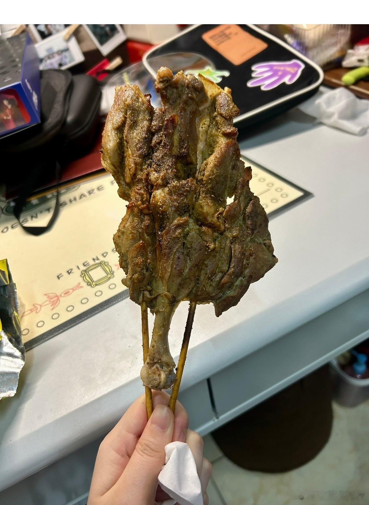 鹅腿阿姨 绿色鸭腿 这鸭腿当鹅腿卖不是卖了一两个月，可是卖了10年啊…… 