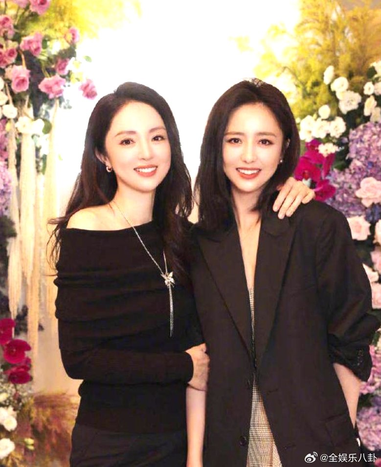 在董璇这看到女性之间的惺惺相惜这才是真闺蜜啊！佟丽娅第一时间站出来，发小还抵押房