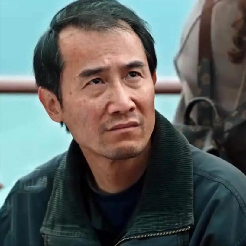 导演，道奇说，写剧本不简单，脑子里要有画面感，无间，里面有一场狙击场景，八个狙击