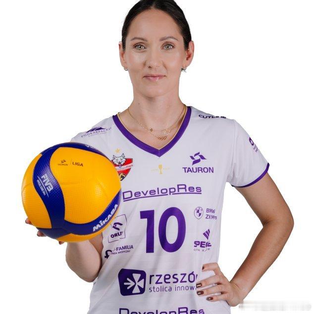 🎙️卡塔日娜·韦内尔斯卡谈与伊萨奇巴希的比赛：我们绝对没有什么可输的，因为在这