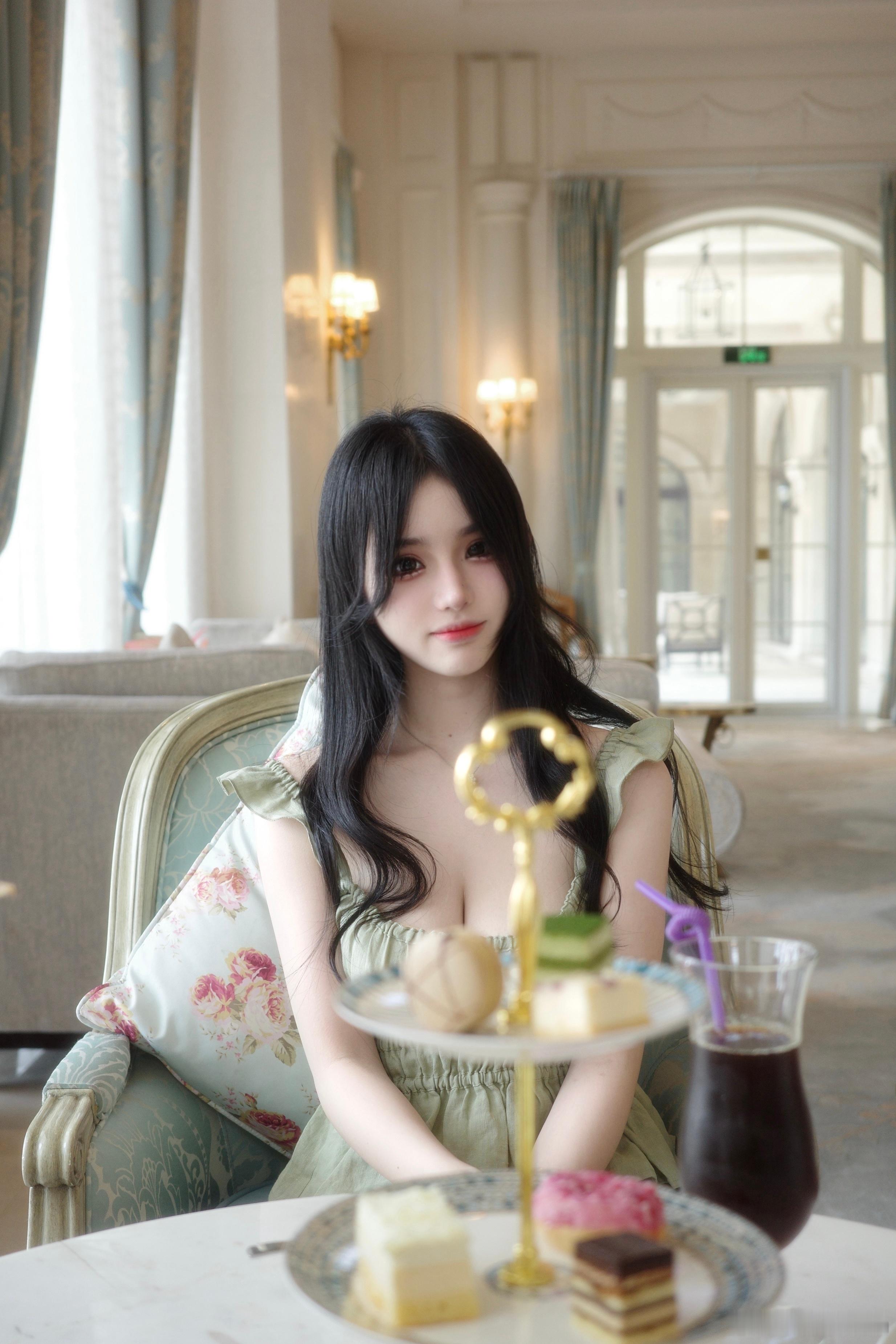 你明明可以左右我的情绪 为什么不让我开心点 ​​​