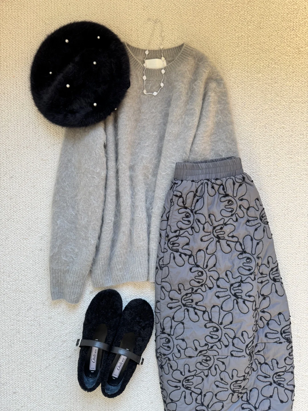 毛茸茸的慵懒时髦｜拉绒毛衣一周穿搭Vol.64