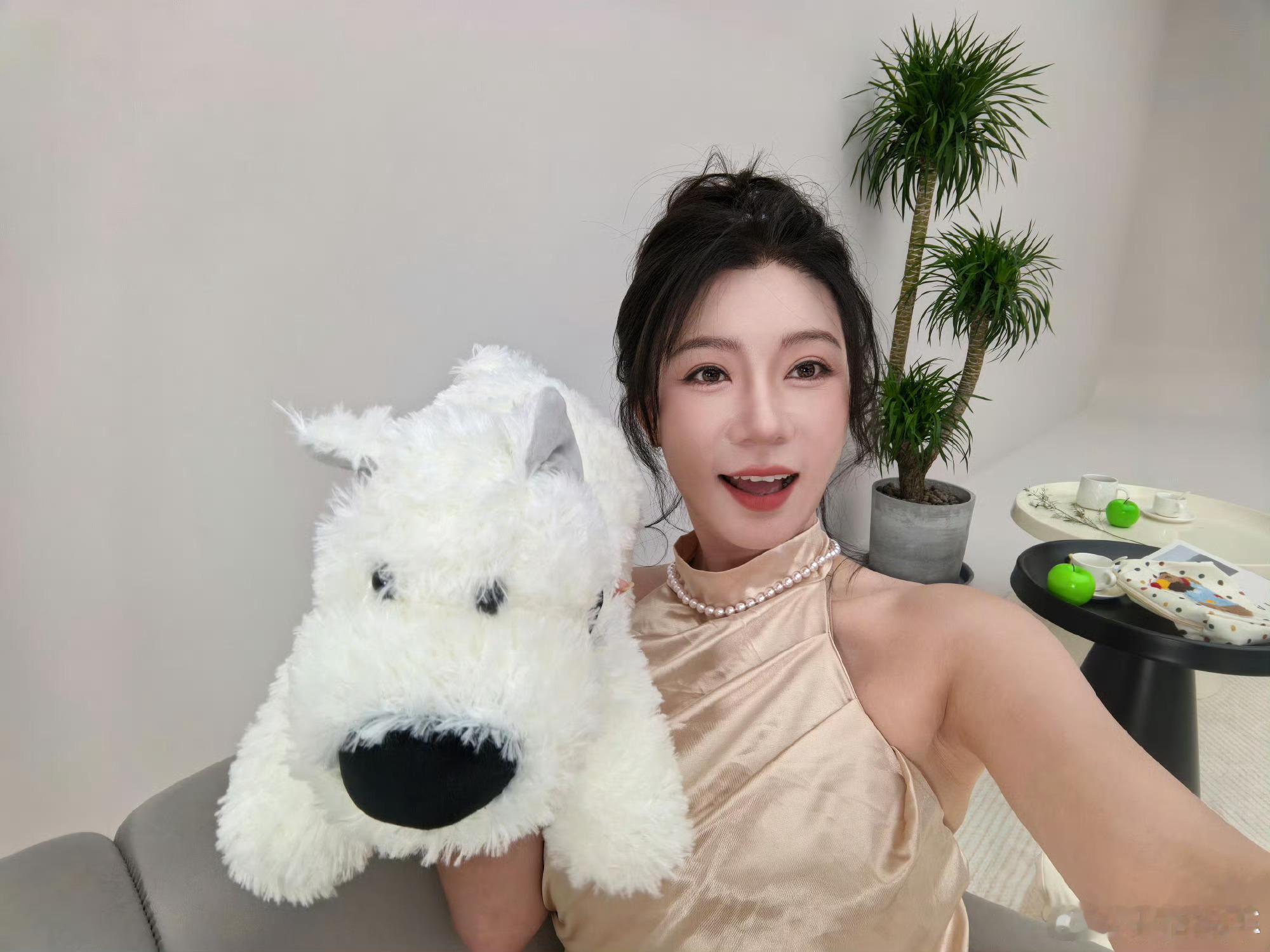 早安，你和我说早安，说不定我会给你早安惊喜！ ​​​