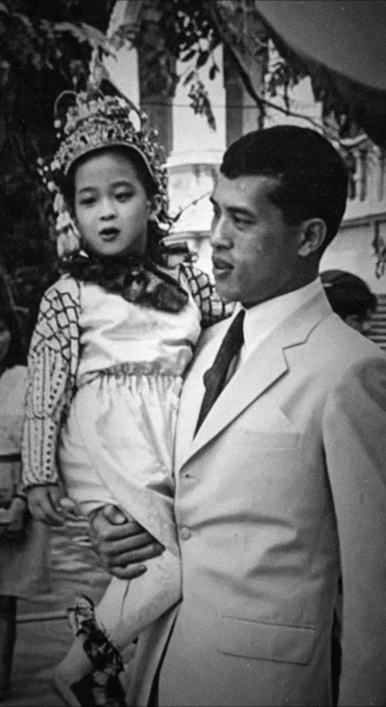 帕公主身份尊贵，是泰王的掌上明珠
帕公主，颂莎瓦丽王妃独女，泰王心头肉，育坤家族