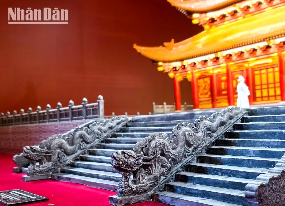 还是很震撼的，越南河内升龙皇城敬天殿复原模型像公众开放！
 
最近越南河内升龙皇