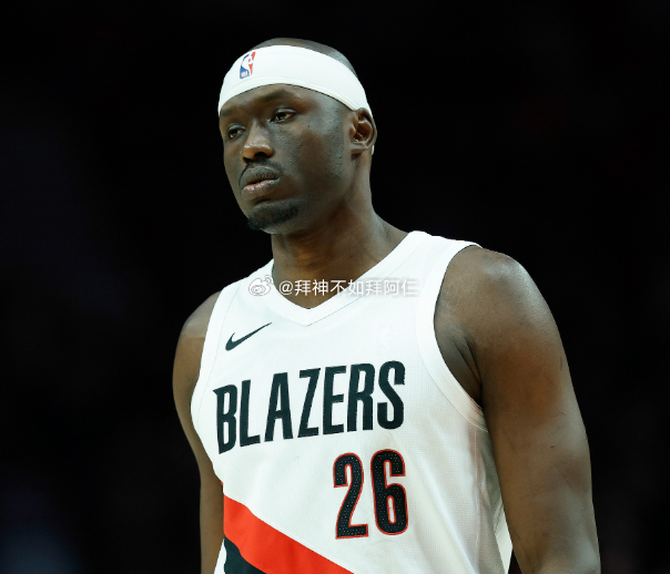 根据名记Shams的报道，勇士将库明加和希尔德交易至老鹰，换来波尔津吉斯。美记A